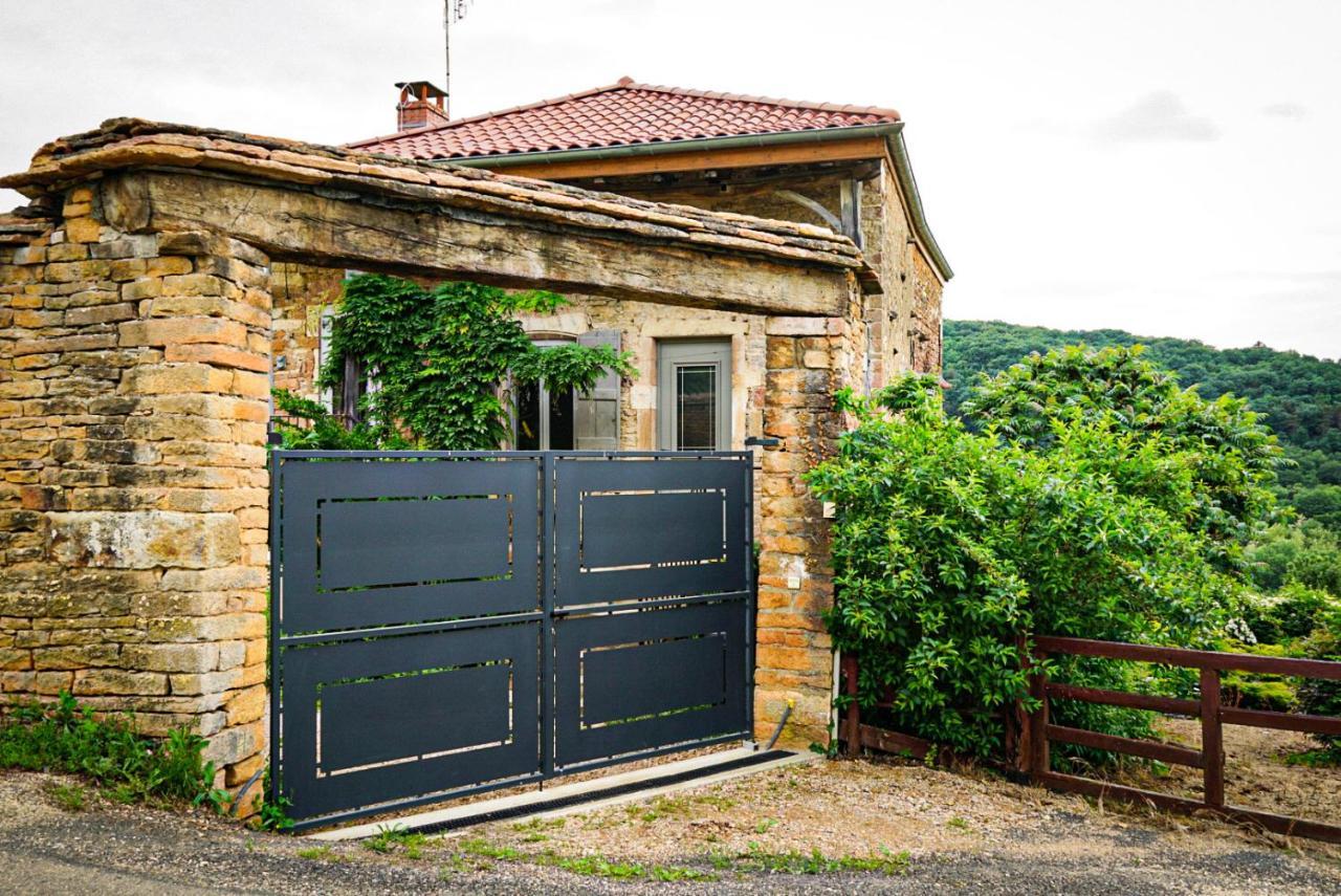 Le Clos Des Pierres Rouges Burgy Exteriör bild